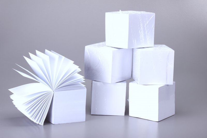 Notizw�rfel � 9x9x9 cm � wei� � blockverleimt � 6 St�ck