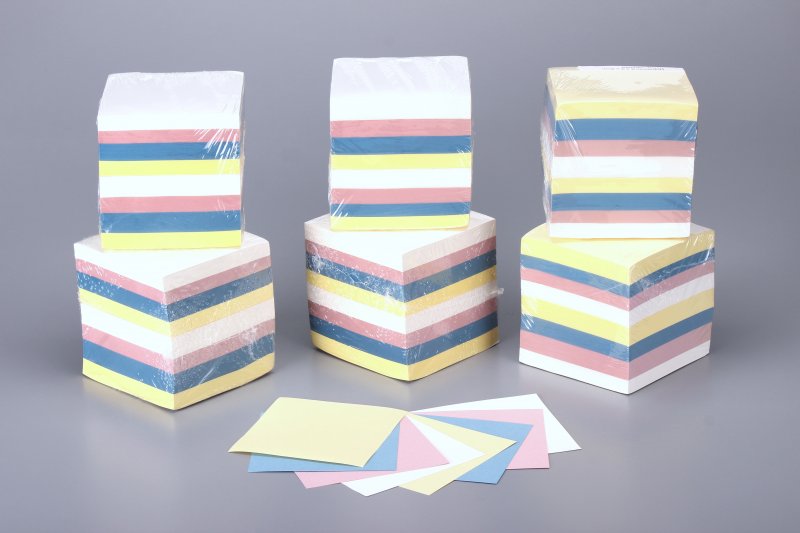 Notizw�rfel � 9x9x9 cm � bunt � lose Bl�tter � 6 St�ck